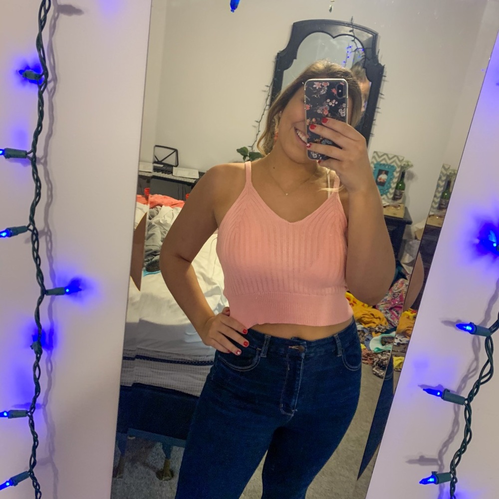 pink detailed cropped top